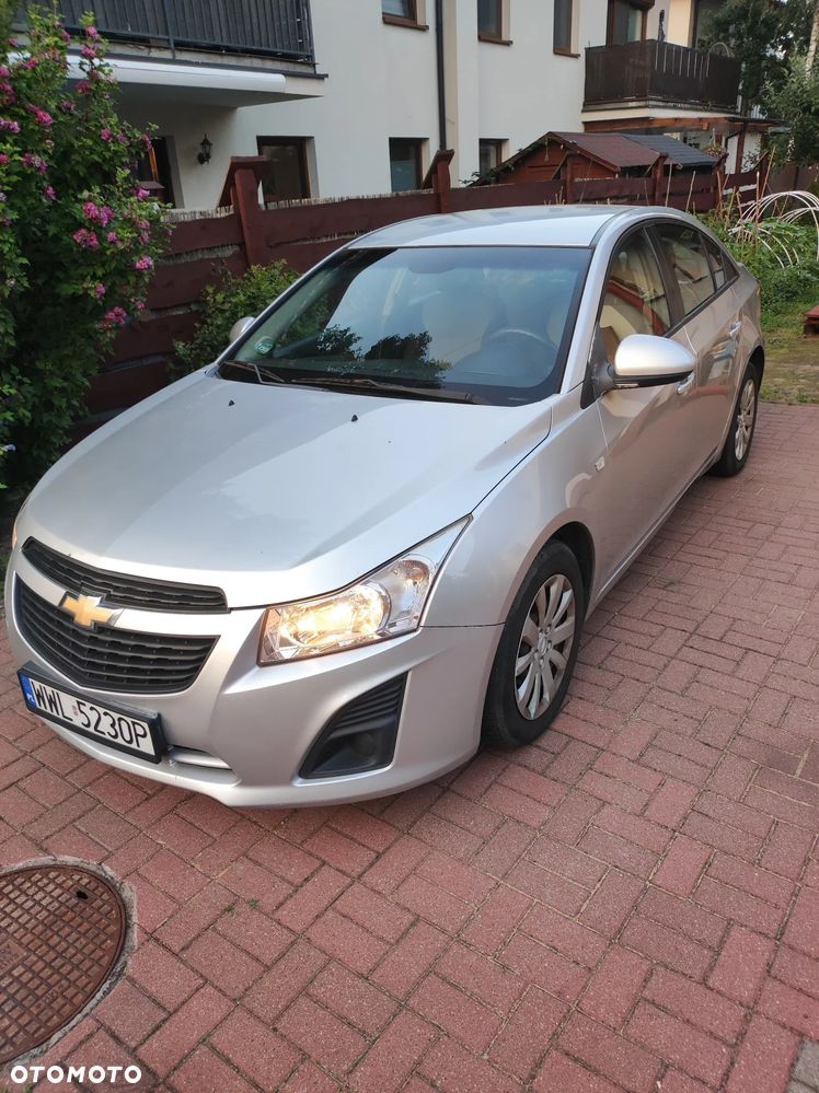 Chevrolet Cruze 1.6 LS+ - 3