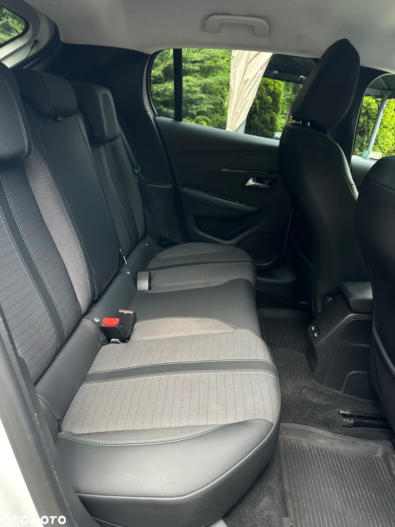 Peugeot 208 e-208 Allure - 16