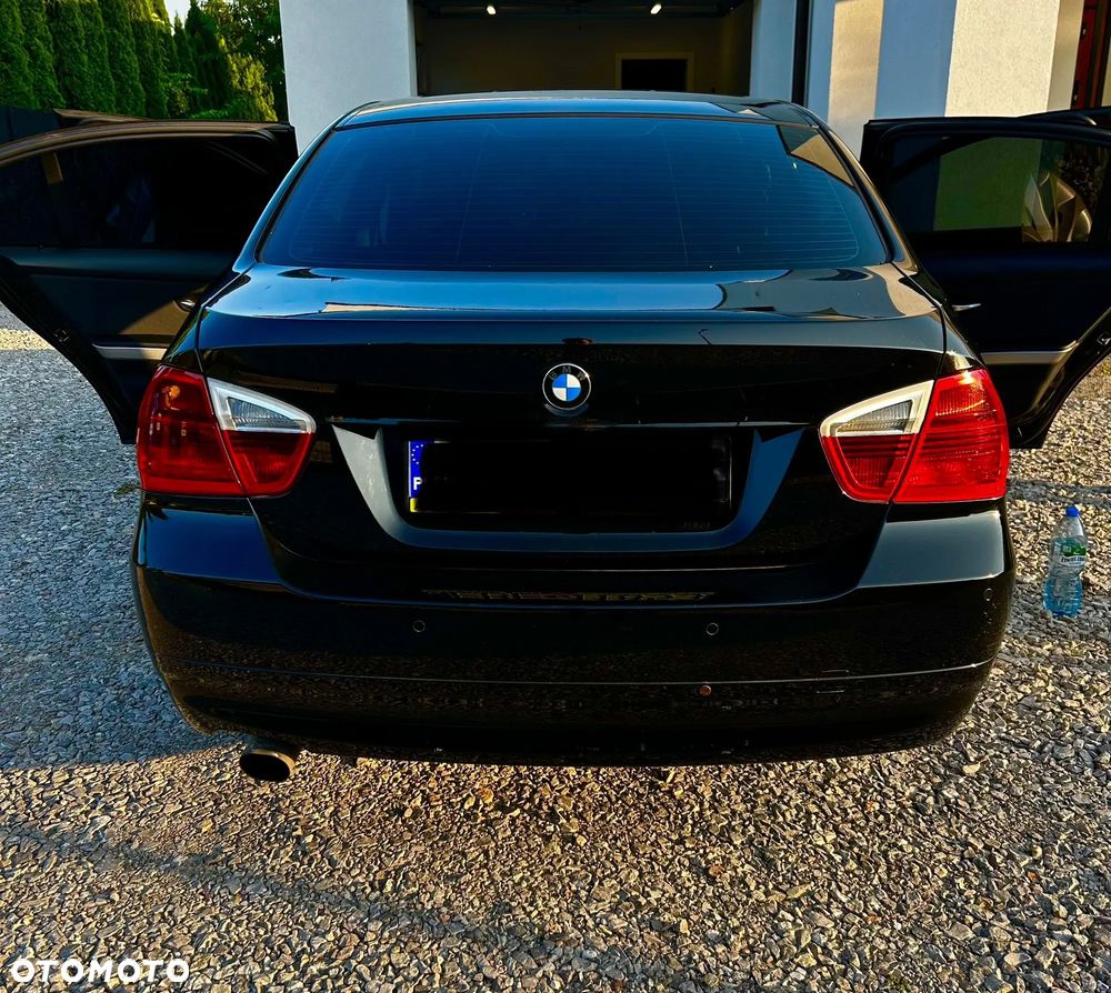 BMW Seria 3 318i - 4