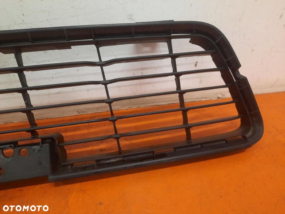 TOYOTA HILUX SR5 16- KRATKA ZDERZAKA ŚRODKOWA PRZÓD 53112-0K130 - 5
