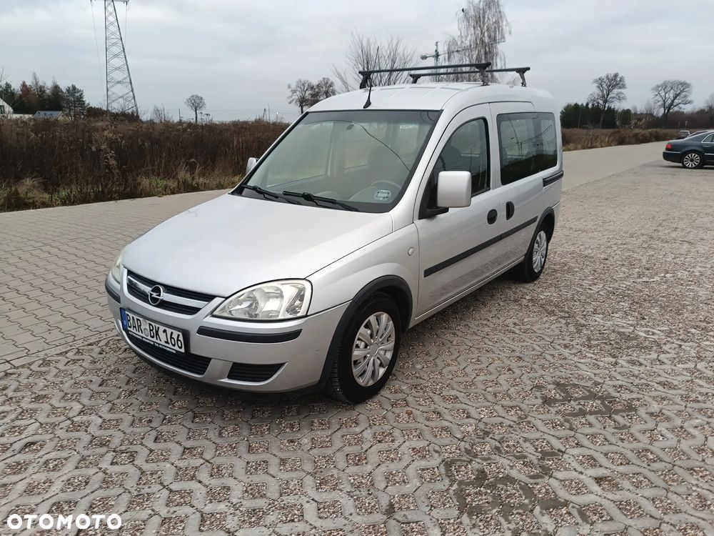 Opel Combo Tour - 2