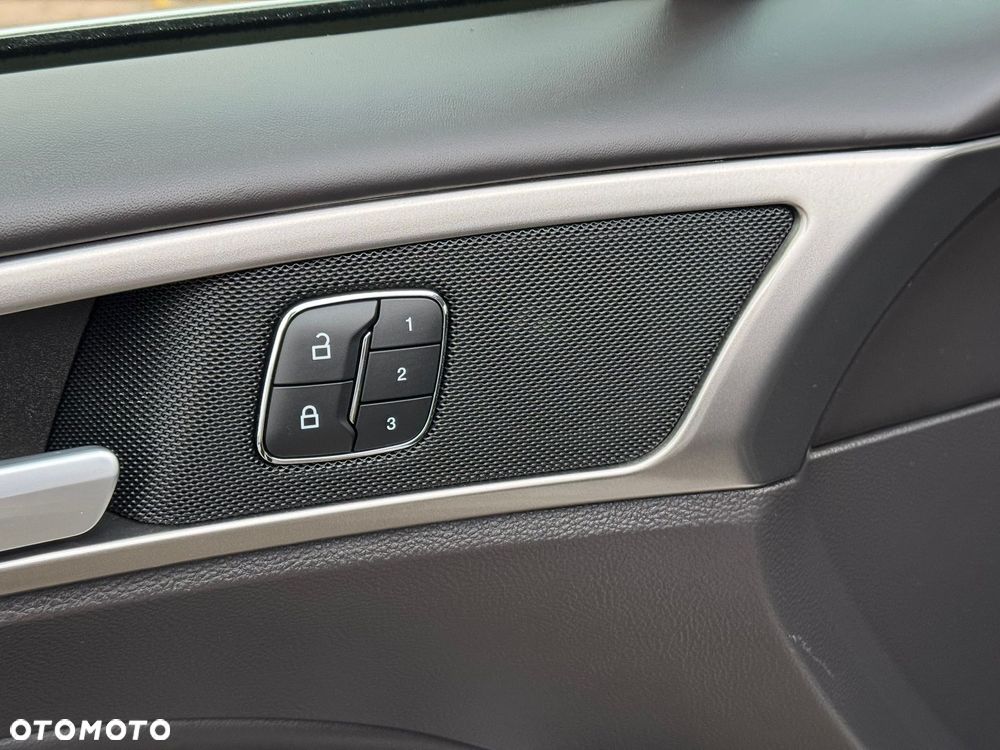 Ford Mondeo 2.0 EcoBlue Vignale - 29