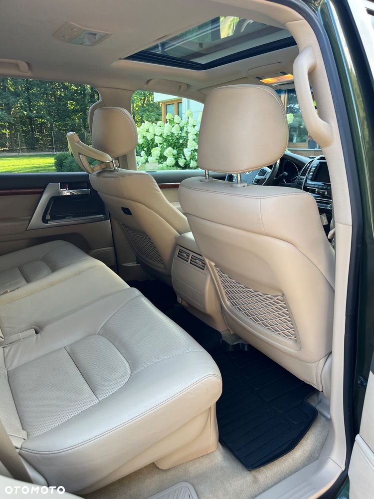 Toyota Land Cruiser LC 4.6 Prestige - 11