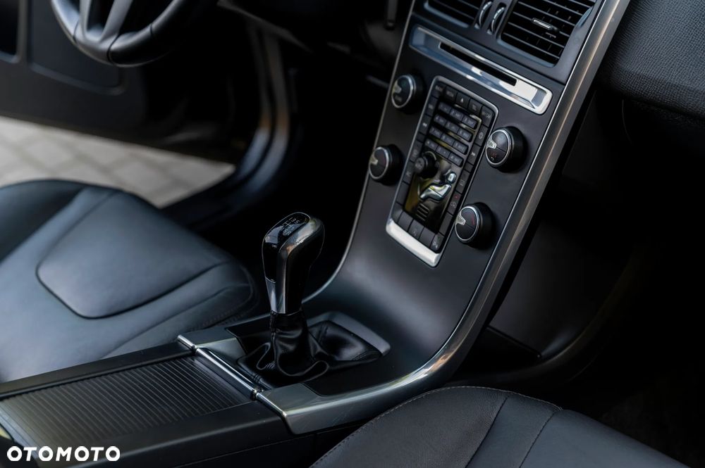 Volvo XC 60 D3 Kinetic - 25