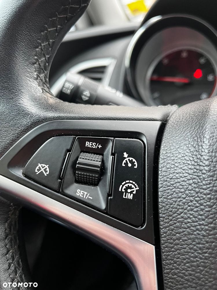 Opel Astra 1.7 CDTI Cosmo - 40