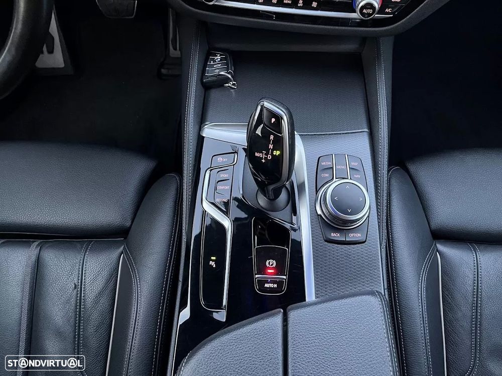 BMW 520 d Pack Desportivo M Auto - 20
