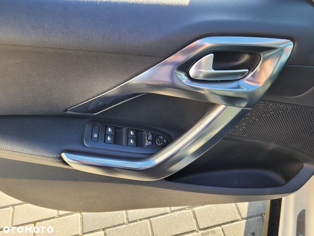 Peugeot 2008 PureTech 130 GPF Stop&Start Signature - 26