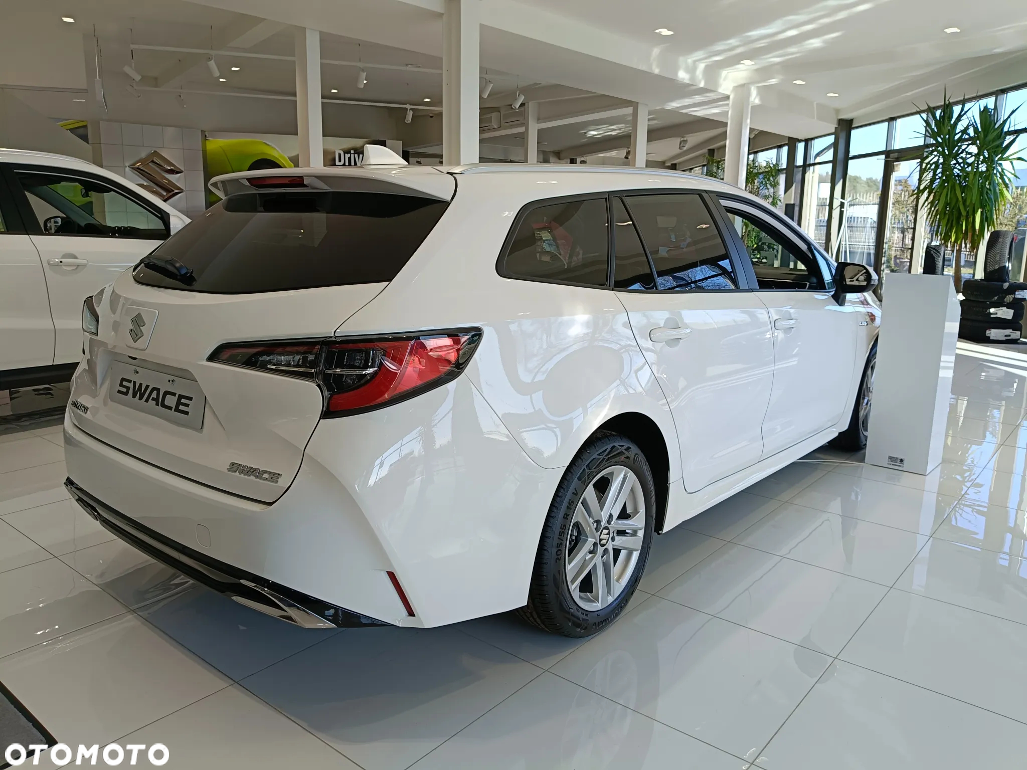 Suzuki Swace 1.8 Hybrid Premium Plus CVT - 5