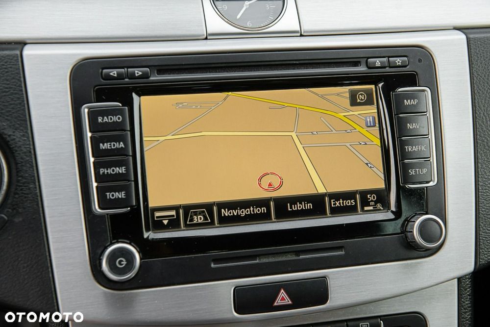 Volkswagen Passat - 20