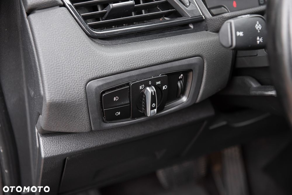 BMW Seria 2 220d Sport-Aut M Sport - 24