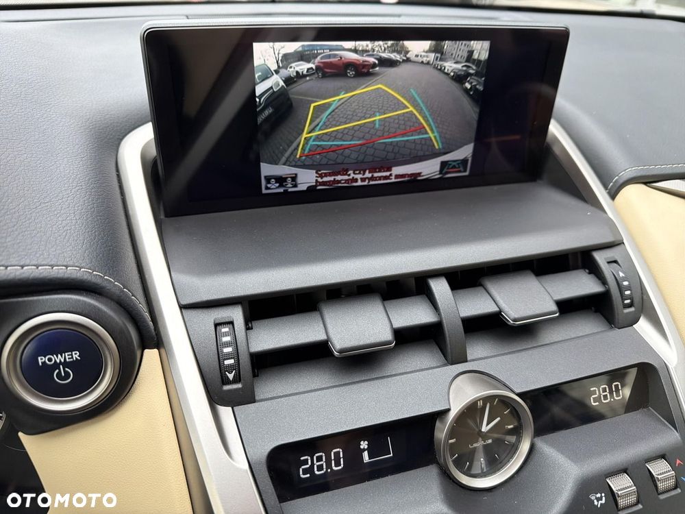 Lexus NX 300h Comfort AWD - 19