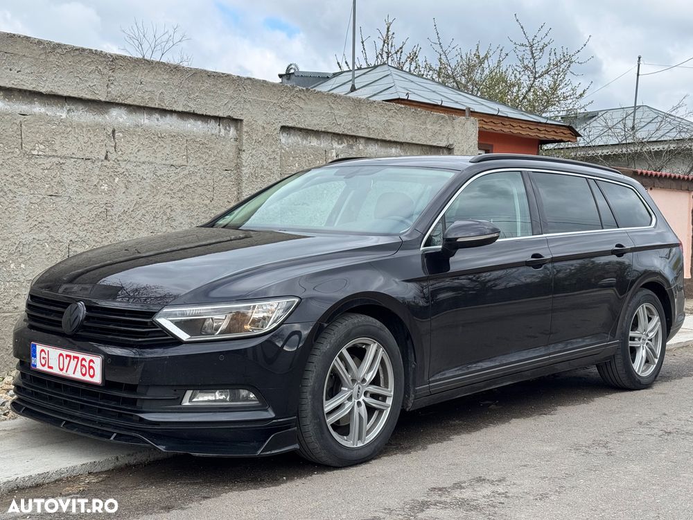 Volkswagen Passat - 1