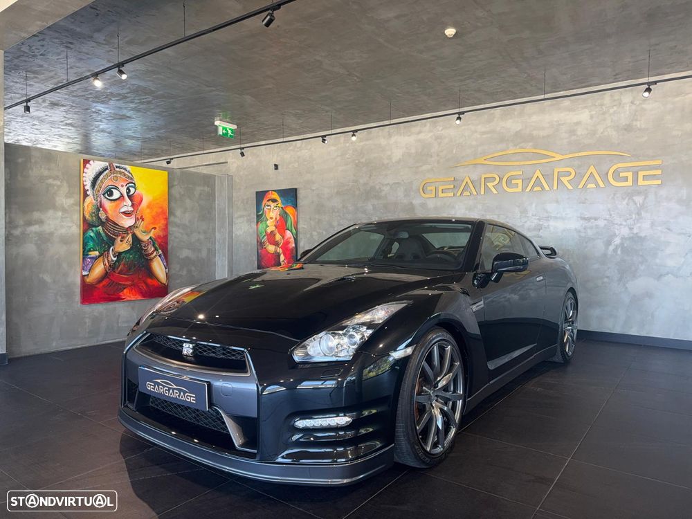 Nissan GT-R Premium Edition - 9