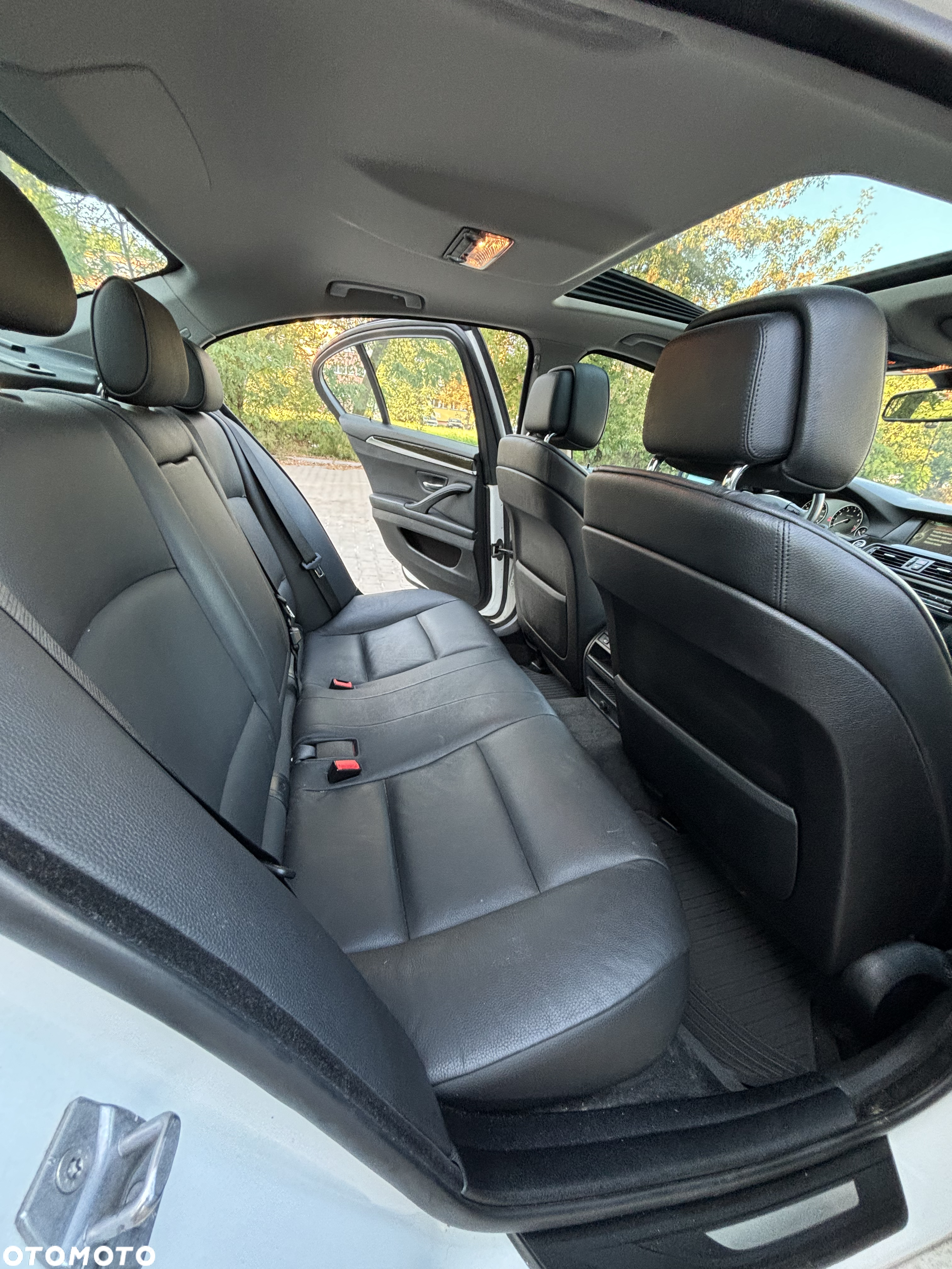 BMW Seria 5 528i xDrive - 10
