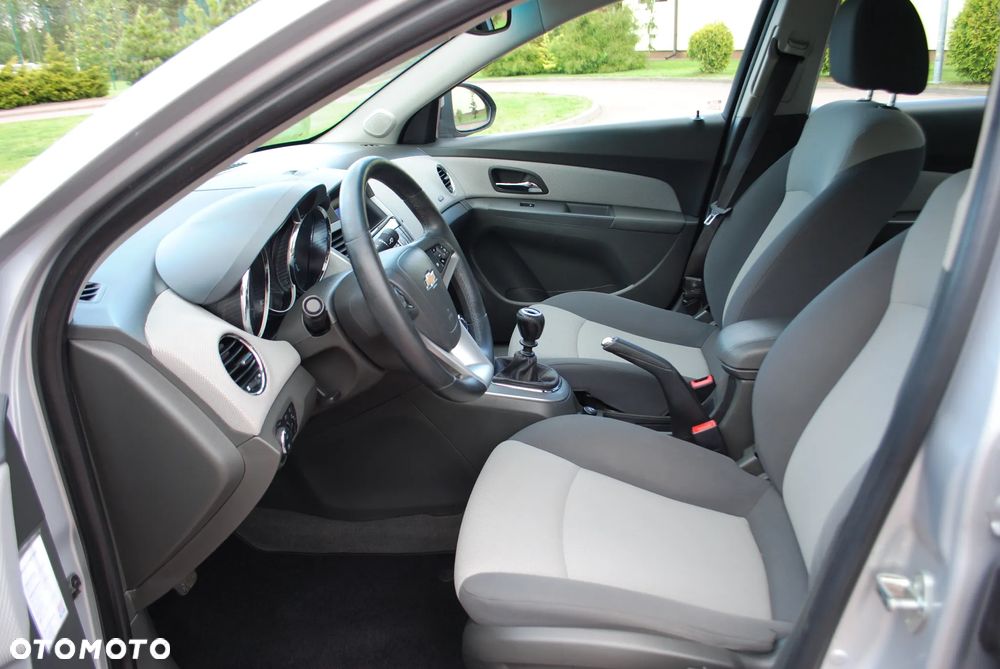 Chevrolet Cruze 1.8 LT - 14
