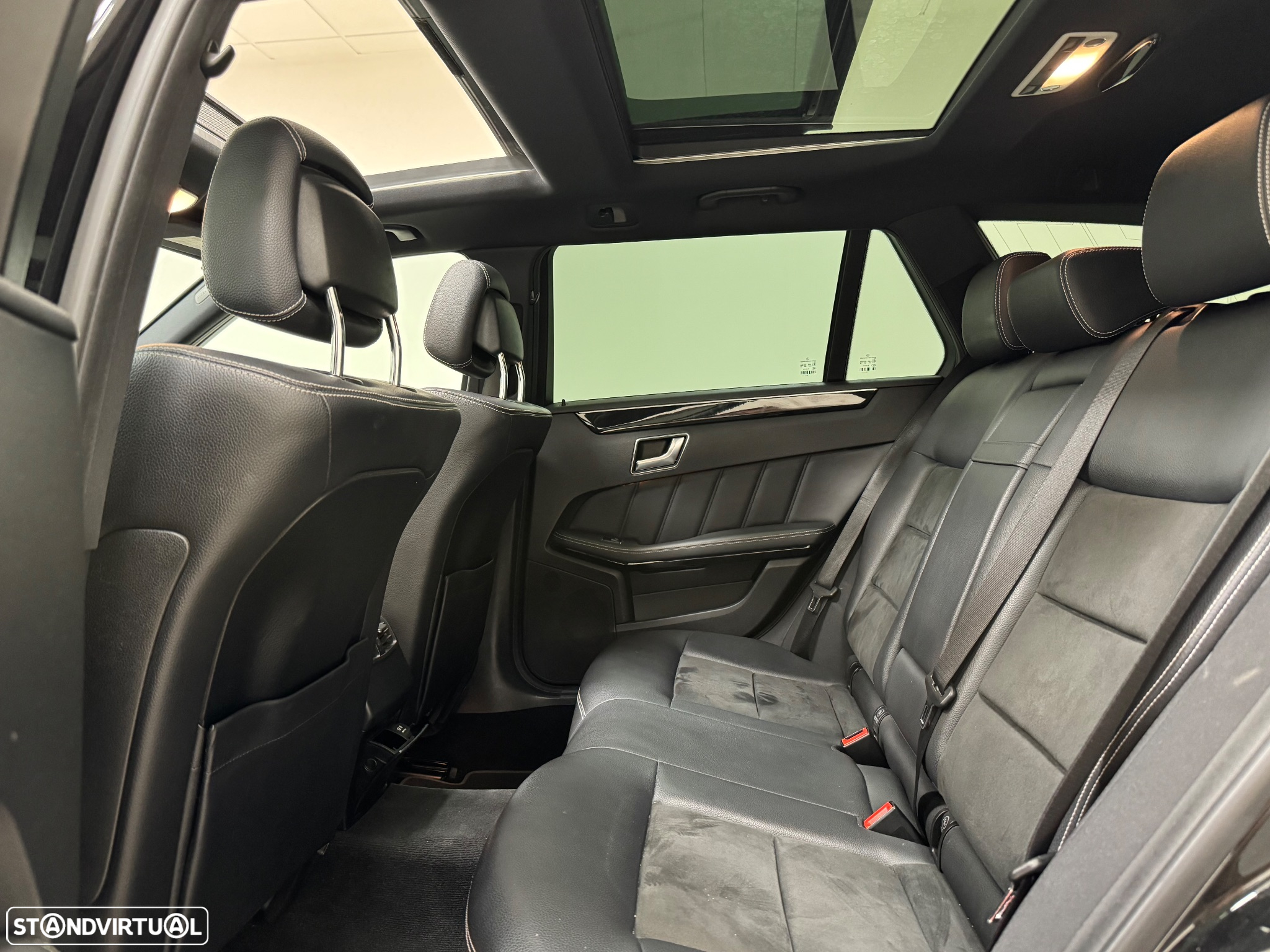 Mercedes-Benz E 300 Bluetec Hybrid Avantgarde - 33