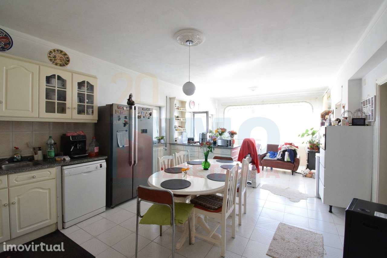 Moradia Isolada c/ 2 Apart. Independentes c/ Terreno - Covilhã - Grande imagem: 5/36