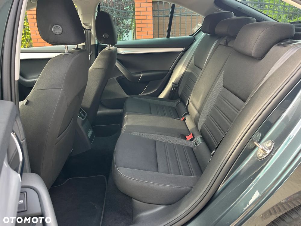 Skoda Octavia 2.0 TDI SCR Ambition DSG - 11