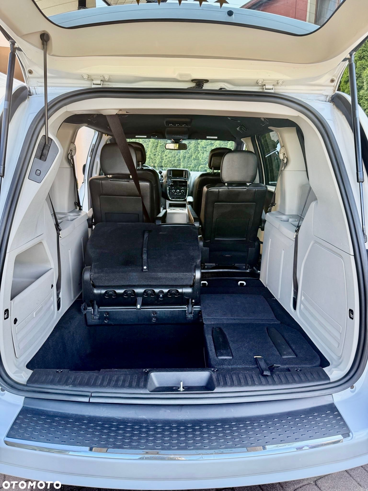 Dodge Grand Caravan - 7