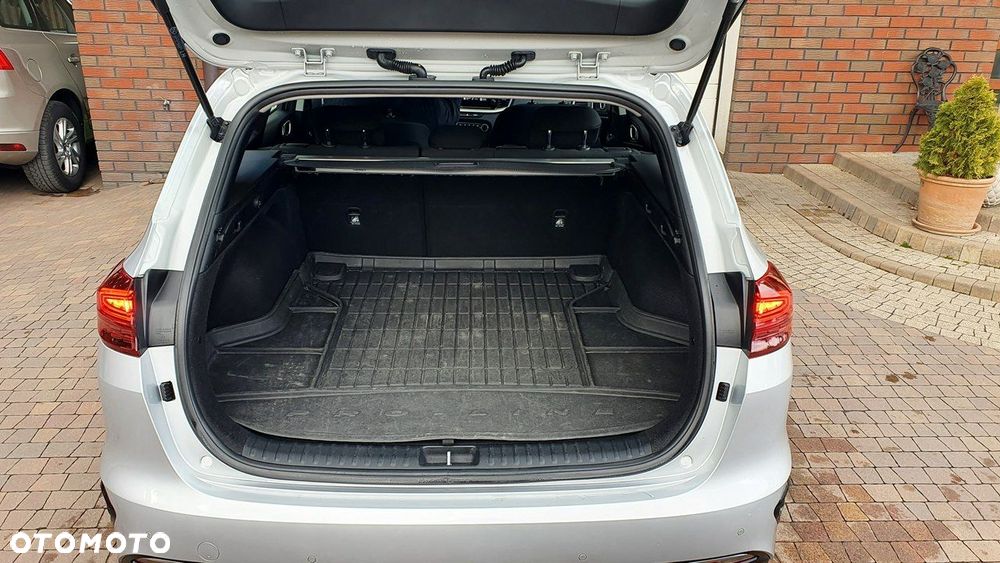Kia Ceed - 13