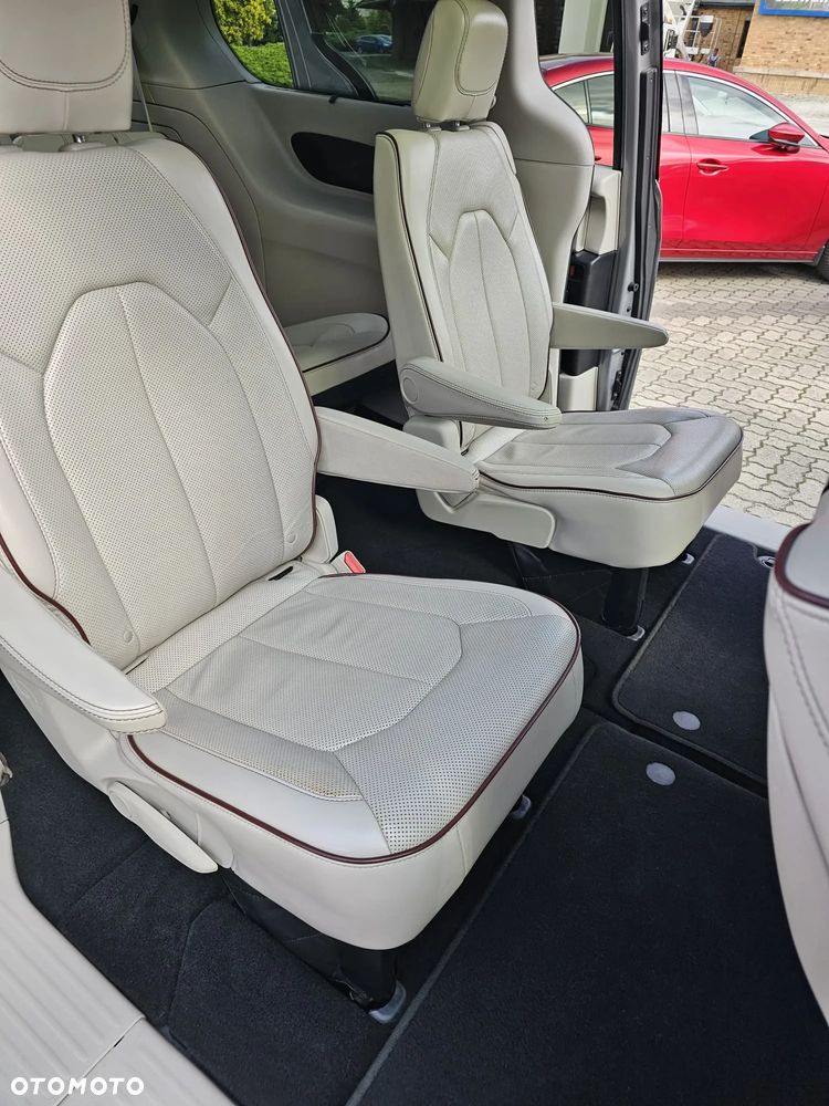Chrysler Pacifica - 29
