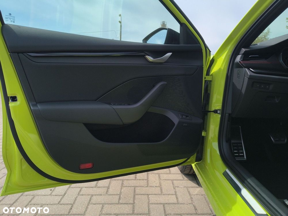 Skoda Octavia 2.0 TSI RS DSG - 11