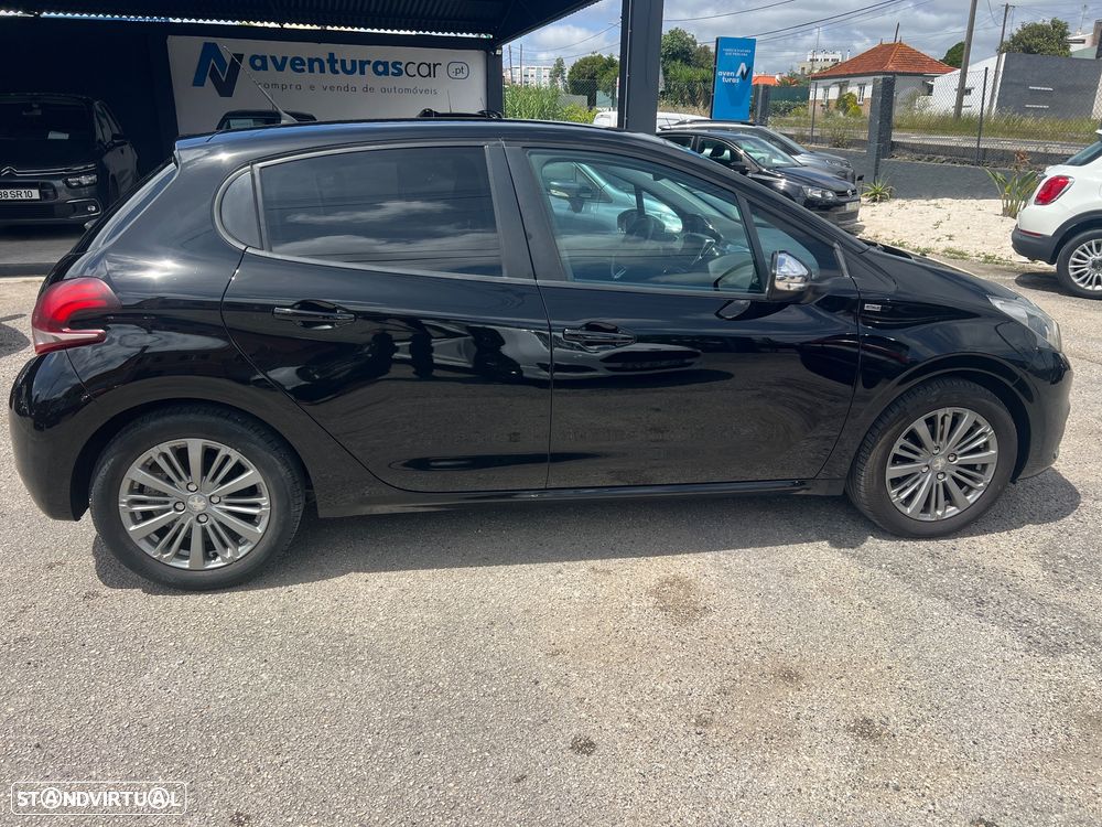 Peugeot 208 1.2 PureTech Style - 32