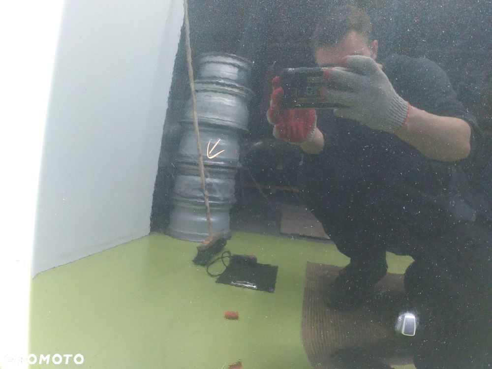 Maska POKRYWA KLAPA SILNIKA DODGE CALIBER 2006–2011 CZARNY - 2