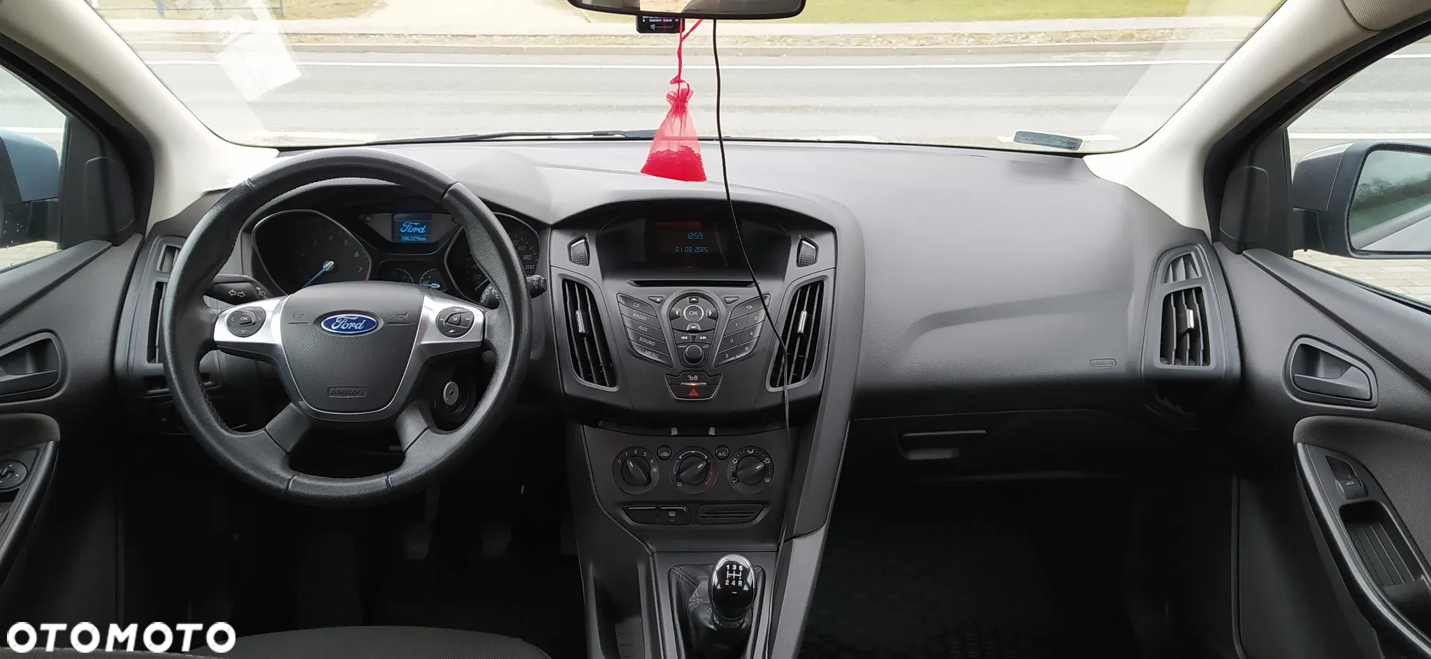 Ford Focus 1.6 Ambiente - 9