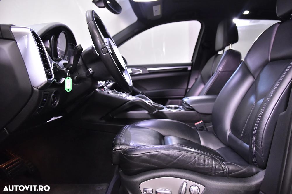 Porsche Cayenne - 24