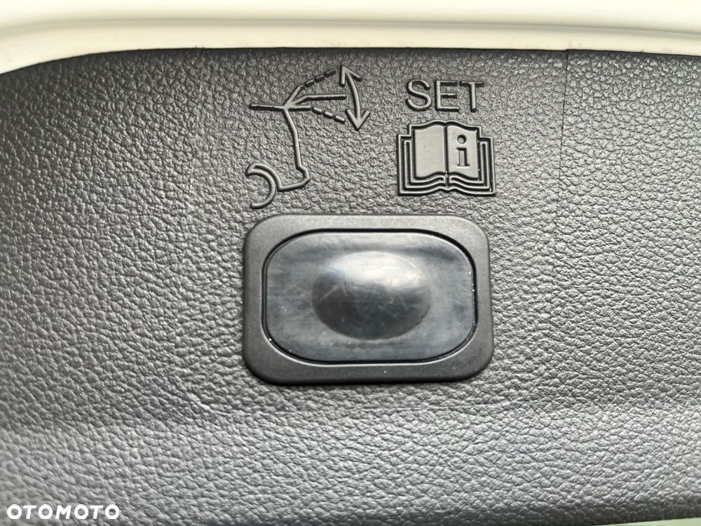 Ford Kuga 2.0 TDCi 4x4 Titanium - 12