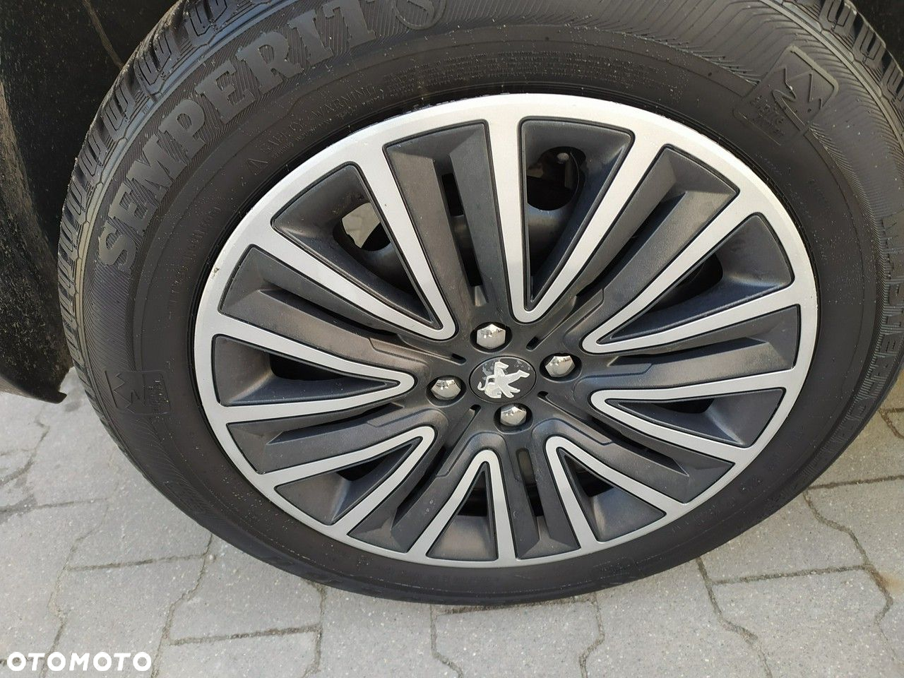 Peugeot 2008 1.2 Pure Tech Style S&S - 6