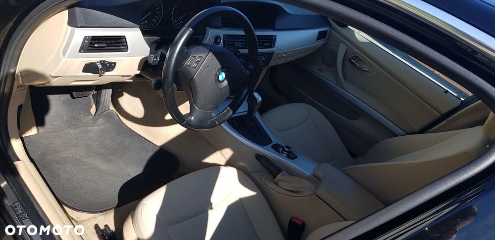 BMW Seria 3 318i - 11