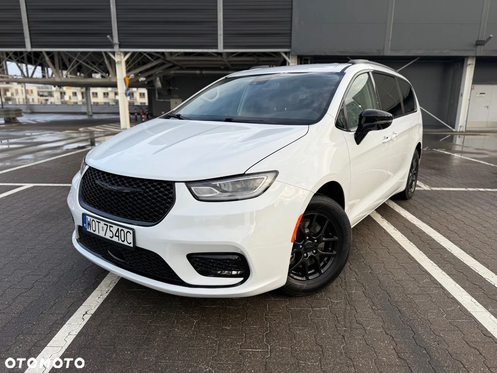 Chrysler Pacifica - 16