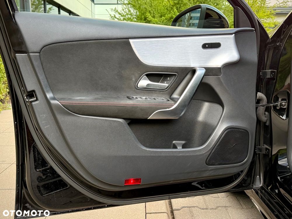 Mercedes-Benz Klasa A 220 4-Matic AMG Line 7G-DCT - 18