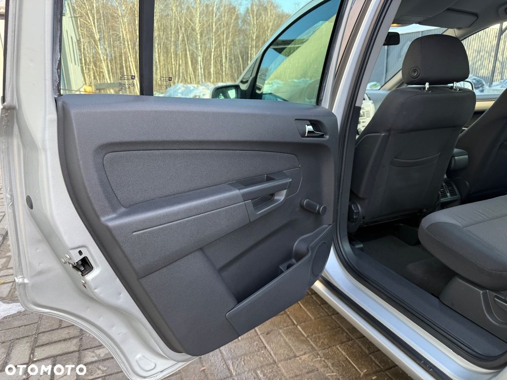 Opel Zafira 1.6 16V Comfort - 20