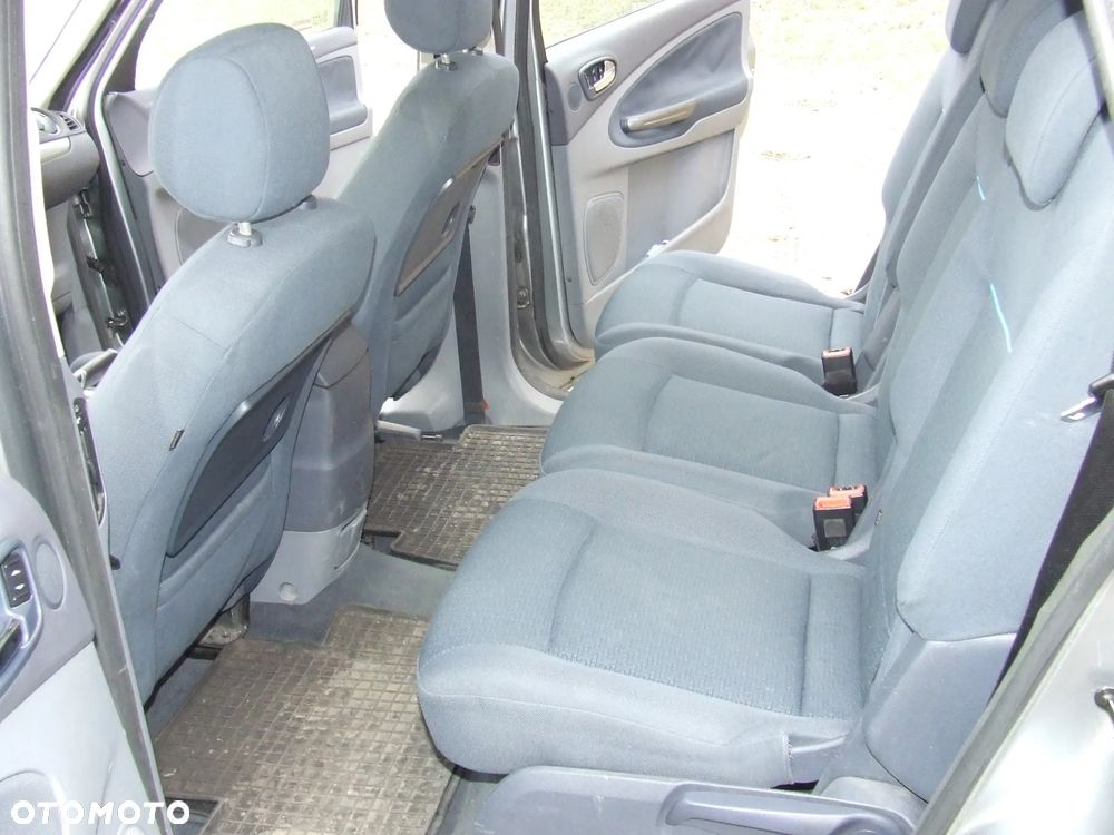 Ford S-Max 1.8 TDCi Ambiente - 12