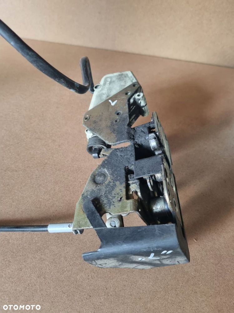 ZAMEK DRZWI SIŁOWNIK CENTRALNEGO LEWY KIEROWCY DAF 45 55 LF EURO 5 , EURO 6 - 3