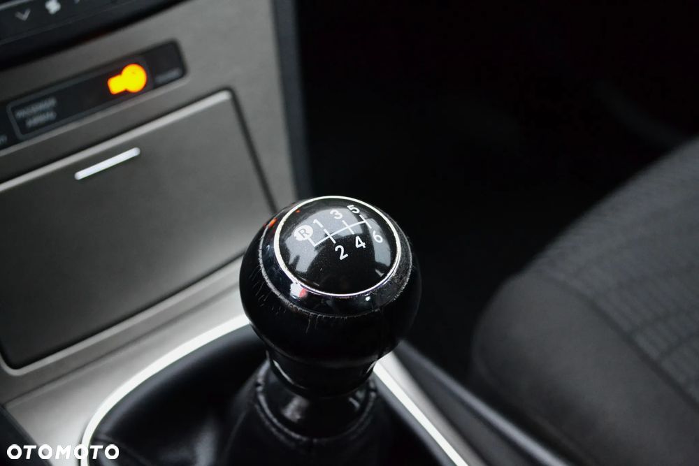 Toyota Avensis 2.0 D-4D Team - 22