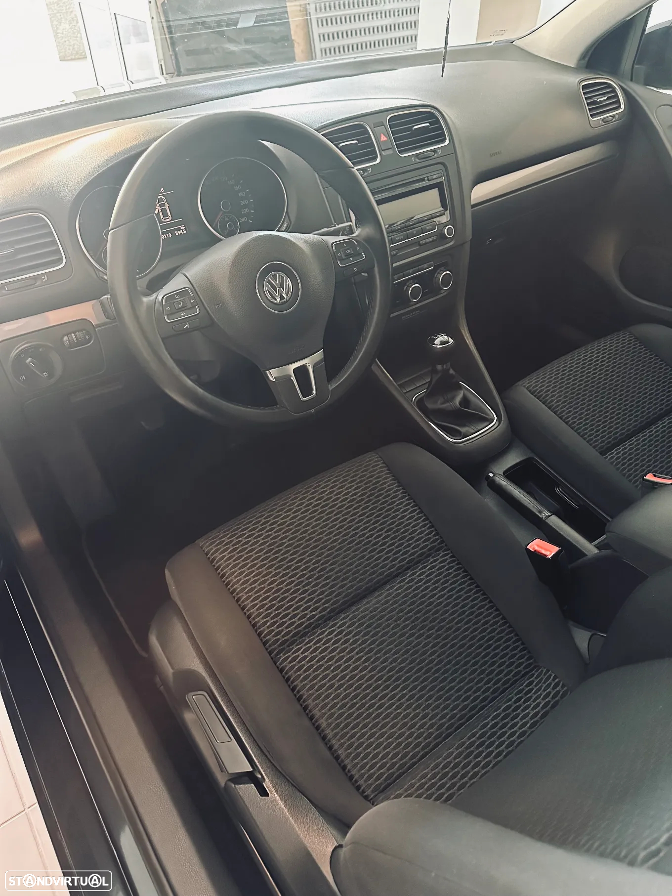 VW Golf 1.6 TDi Confortline - 6