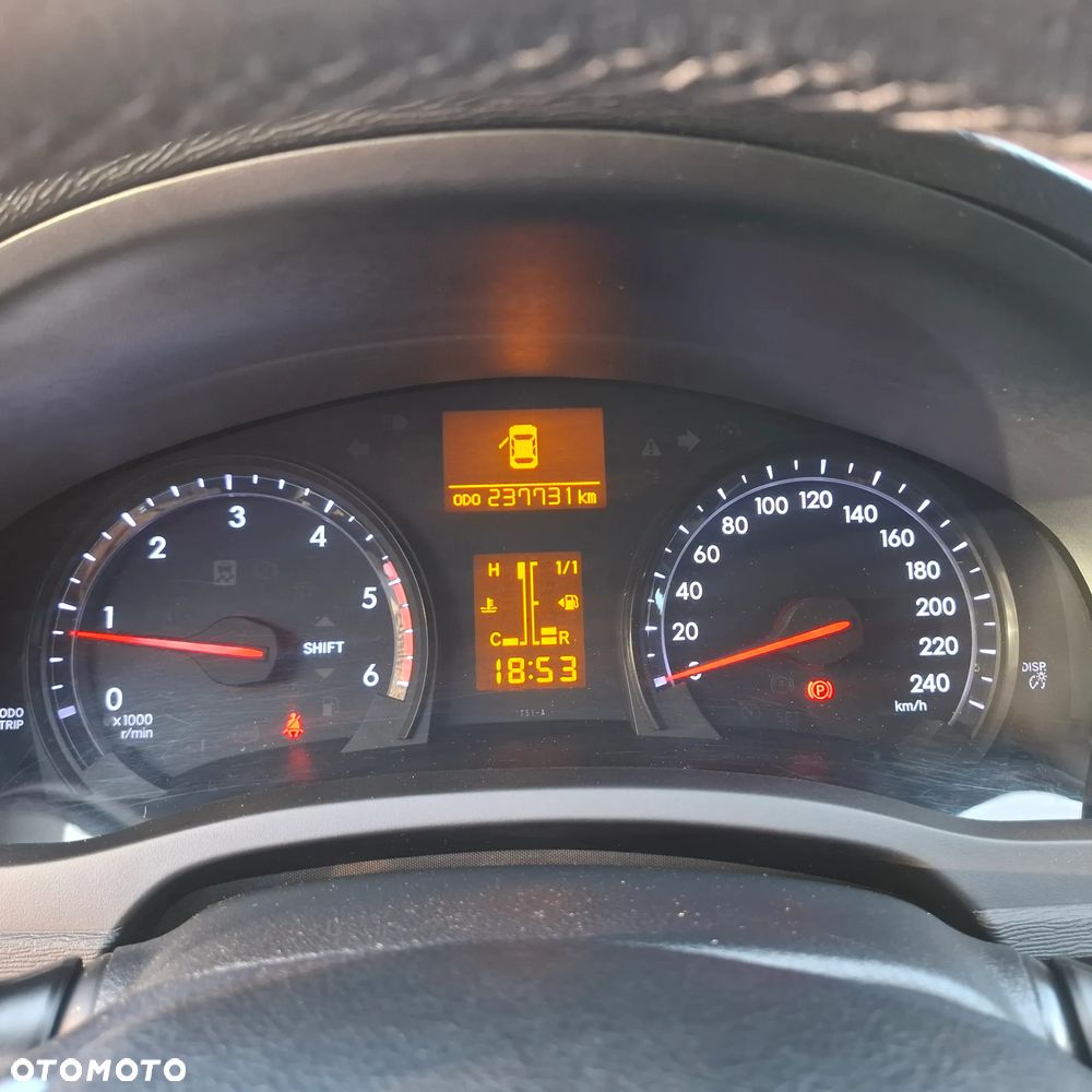 Toyota Avensis - 14