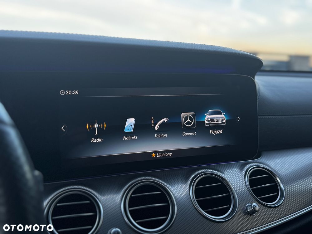 Mercedes-Benz Klasa E 220 d 4-Matic 9G-TRONIC - 36