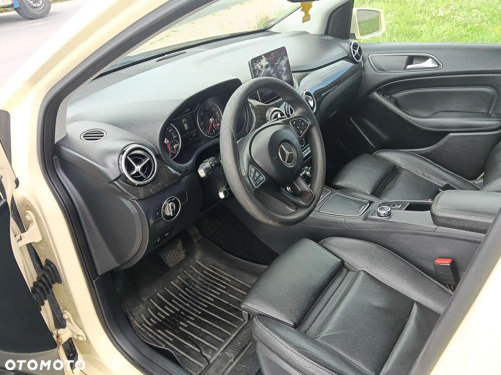 Mercedes-Benz Klasa B 180 d 7G-DCT Edition - 26