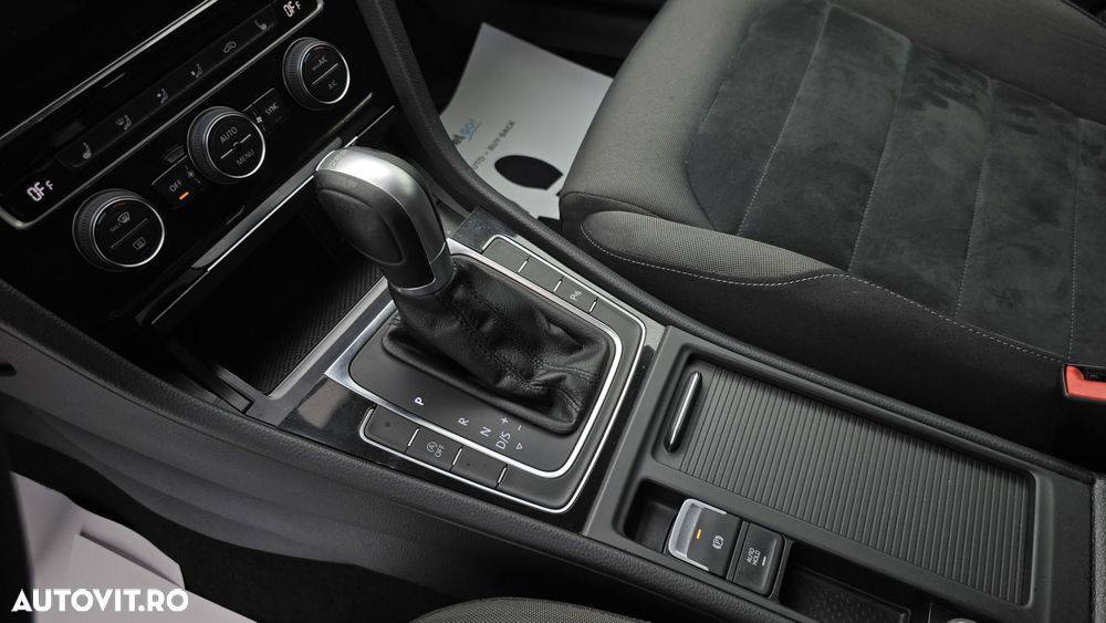 Volkswagen Golf - 17