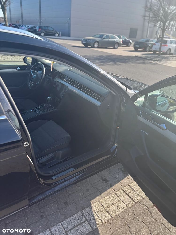 Volkswagen Passat - 10