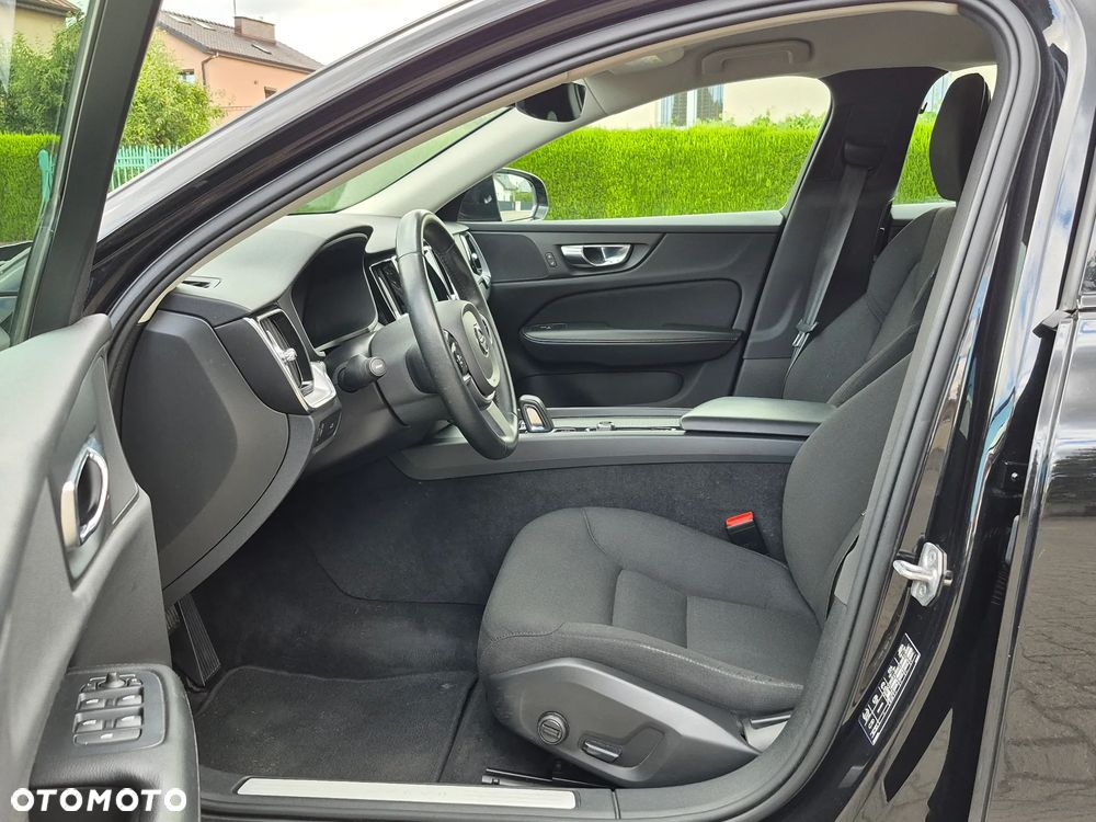 Volvo V60 Cross Country - 12