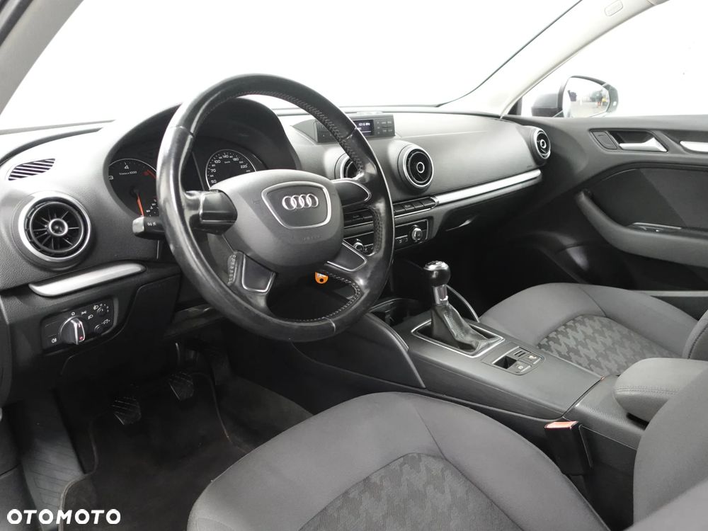 Audi A3 Sportback 2.0 TDI Ambiente - 19