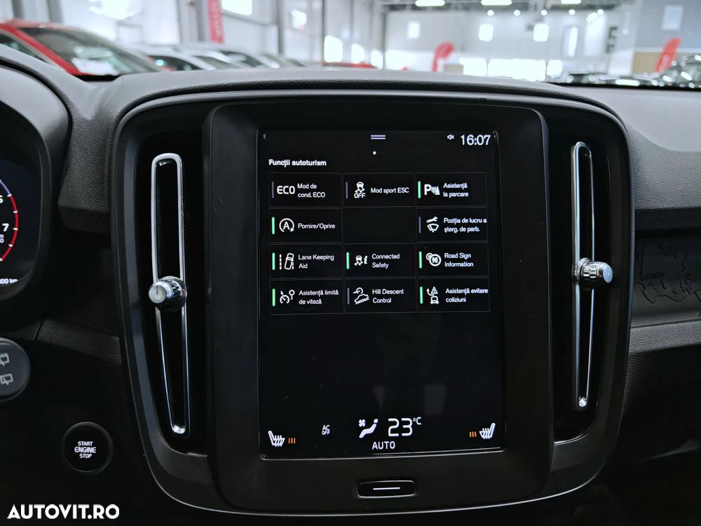 Volvo XC 40 T3 AT8 Momentum - 16