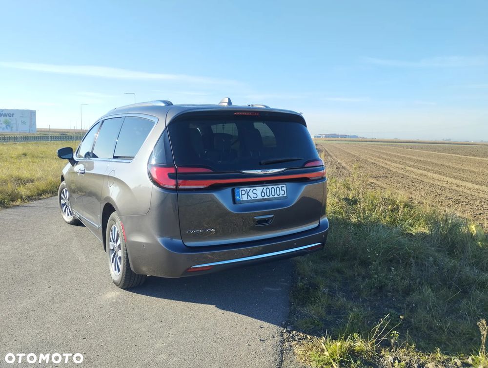 Chrysler Pacifica - 5