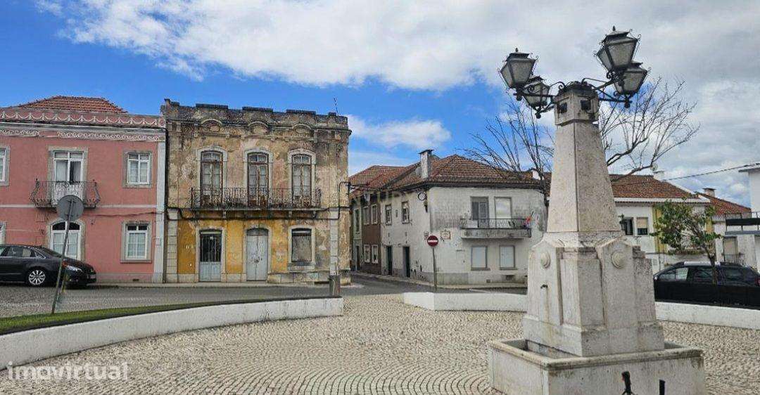 Prédio para Reabilitação no Centro Histórico de Palmela - View 2